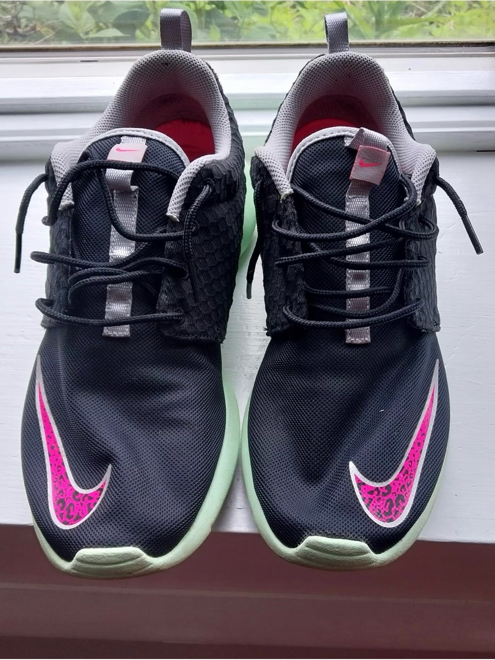 Nike Rosherun FB Size Men’s 9 Limited Pair